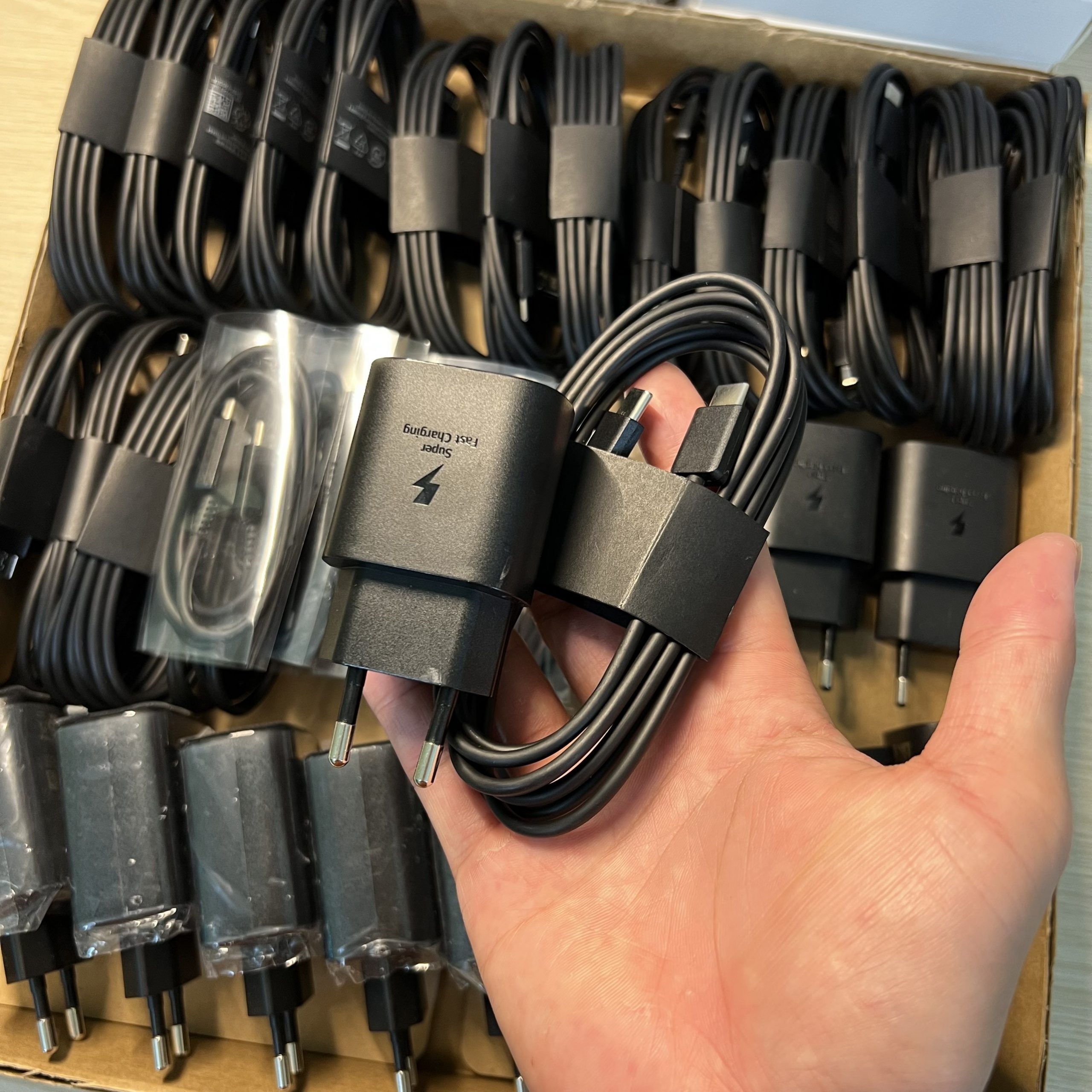 7d5fad2d7701b75fee10 Dây cáp sạc nhanh Samsung Type C to Type C 1m8